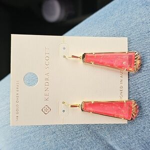Kendra Scott Coral/Gold Earrings